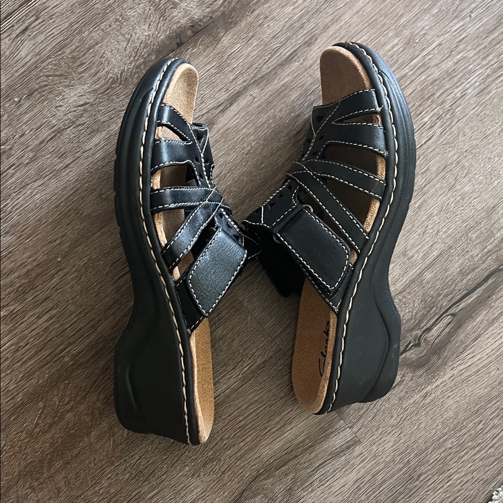 Clarks Black Leather Women's Slide Sandals - Picture 4 of 5